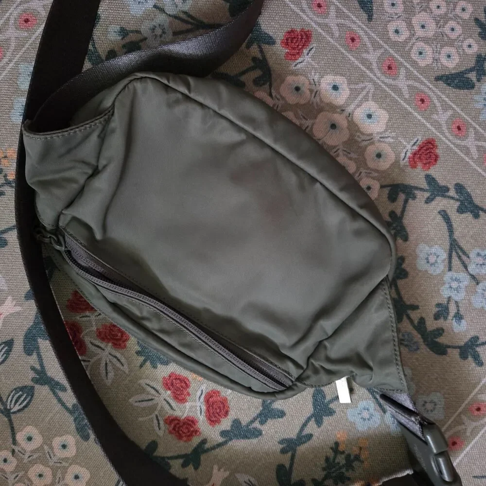 Lululemon Everywhere Belt Bag Large One Size LU9B11S GRSG NWT Green